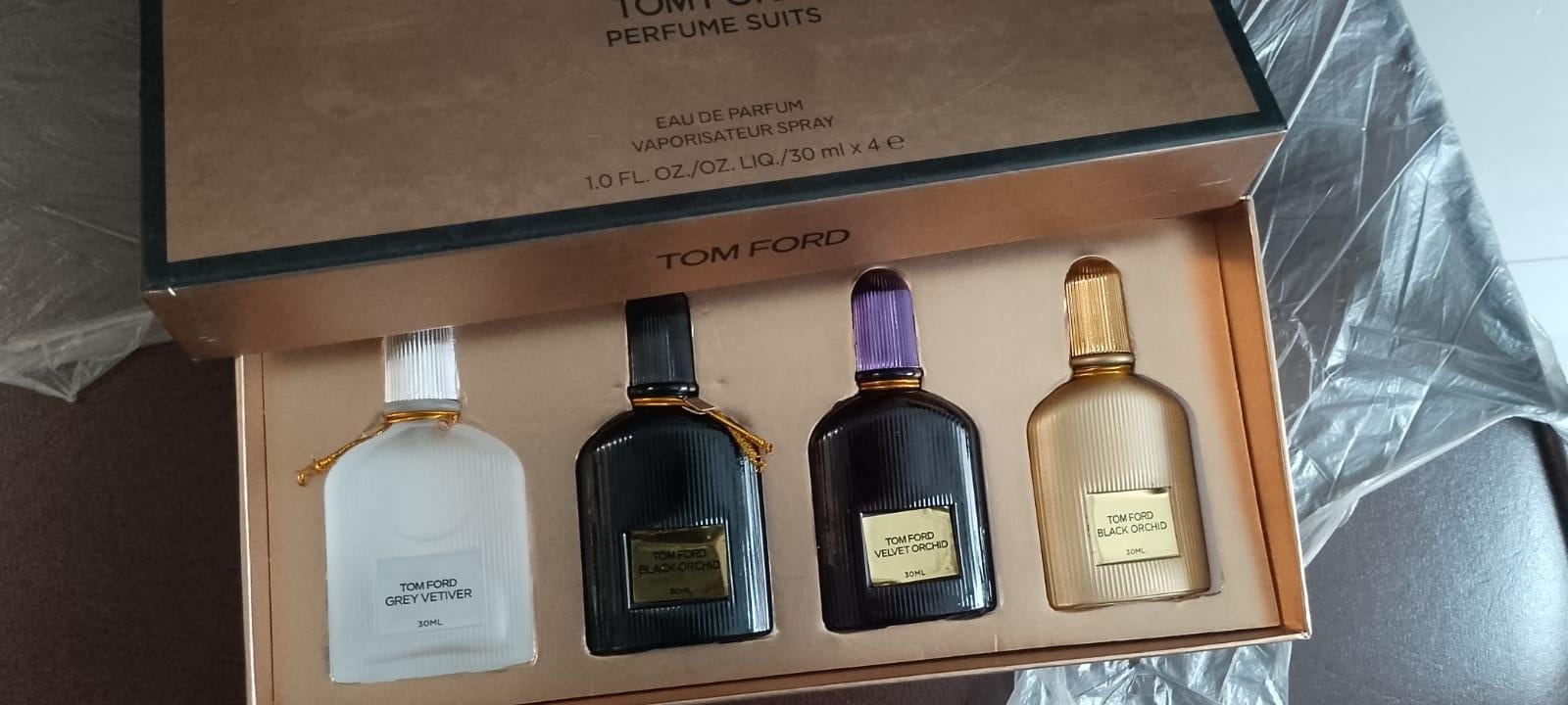 Tom Ford Perfume Suits 4 in 1 Perfume Gift Set (4 × 30ml) photo review